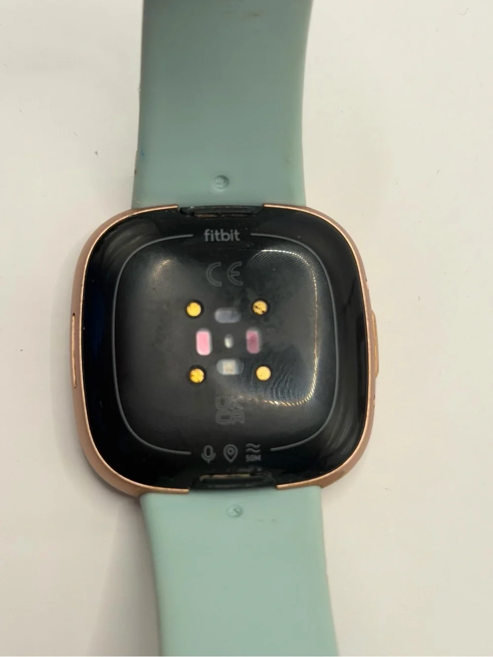 Fitbit Versa 4, Tested, Very Good, Rose Gold, Charger Included, Smartwatch